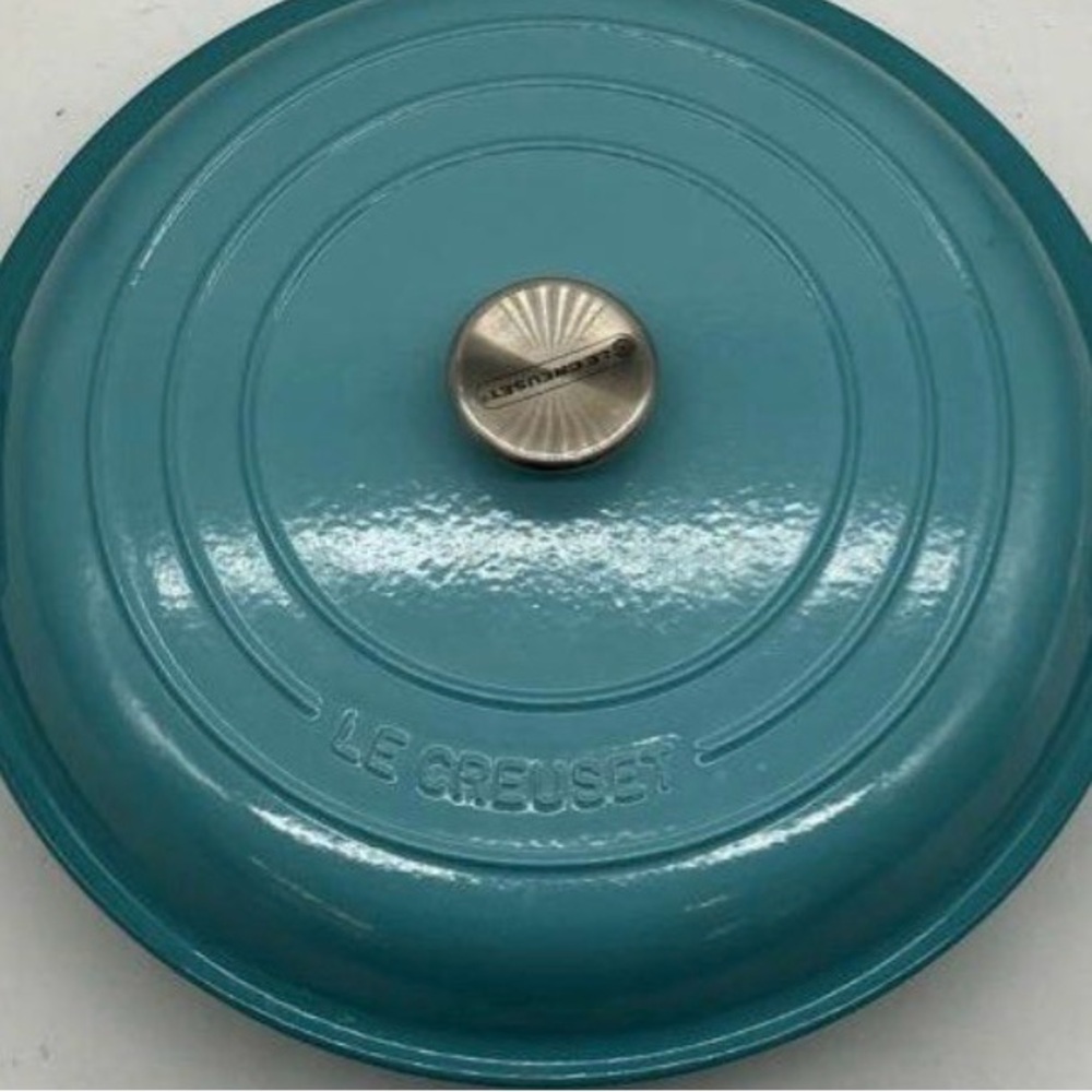 Le Creuset Turquoise Braiser - Picture 4 of 4